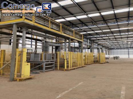 Paletizadora autom�tica com alimenta��o de produto paletes interfolhados Gebo Sidel  e aplicador de filme stretch Robopac