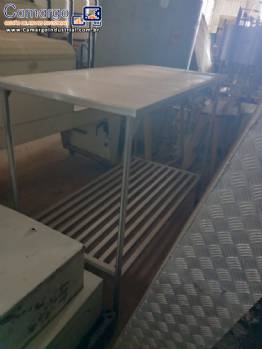 Mesa em a�o inox