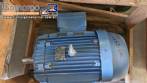 Motor el�trico WEG 8 polos 12,5 hp 873 rpm