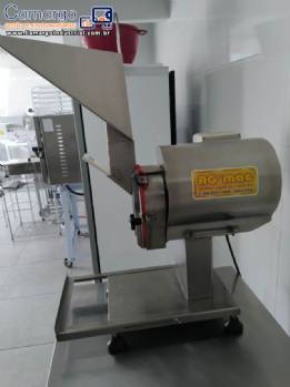 Moinho de gr�os Agmac inox