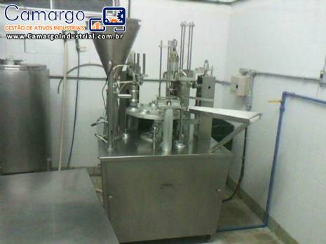 Envasadora dosadora de copos requeijão cremoso Brasholanda